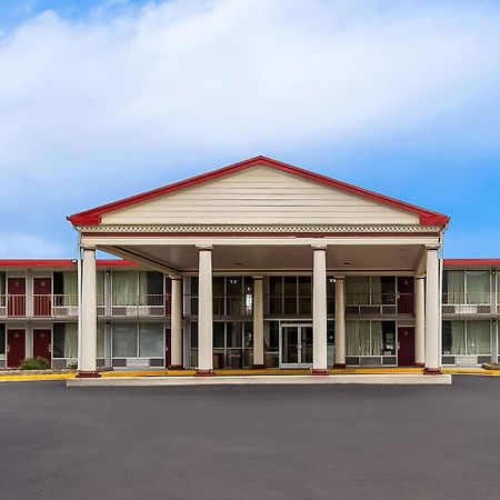 Red Roof Inn & Suites Кейв-Сити Экстерьер фото
