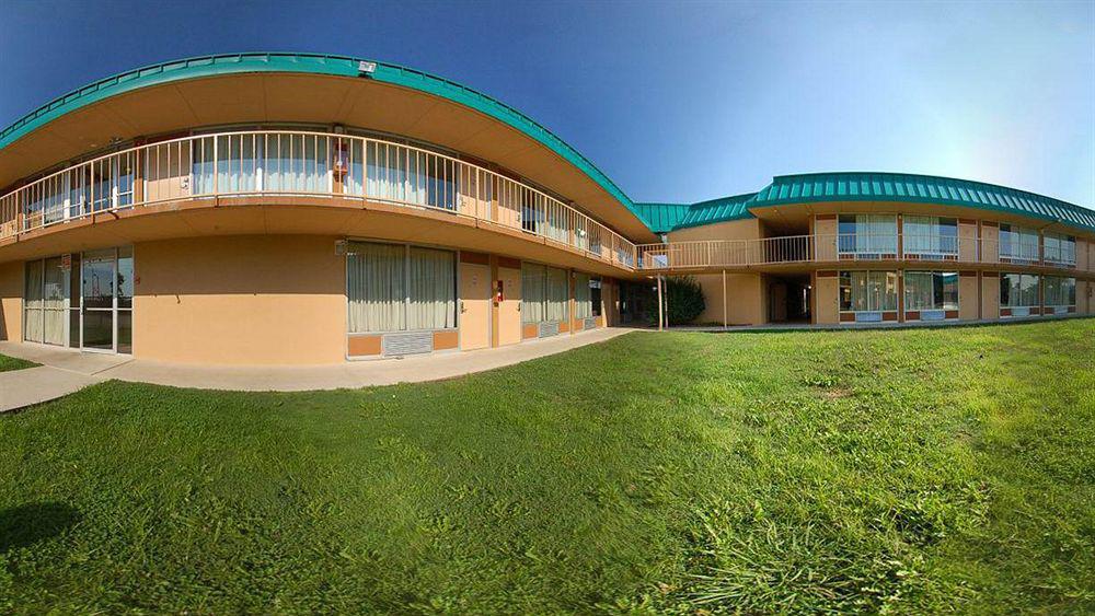 Red Roof Inn & Suites Кейв-Сити Экстерьер фото
