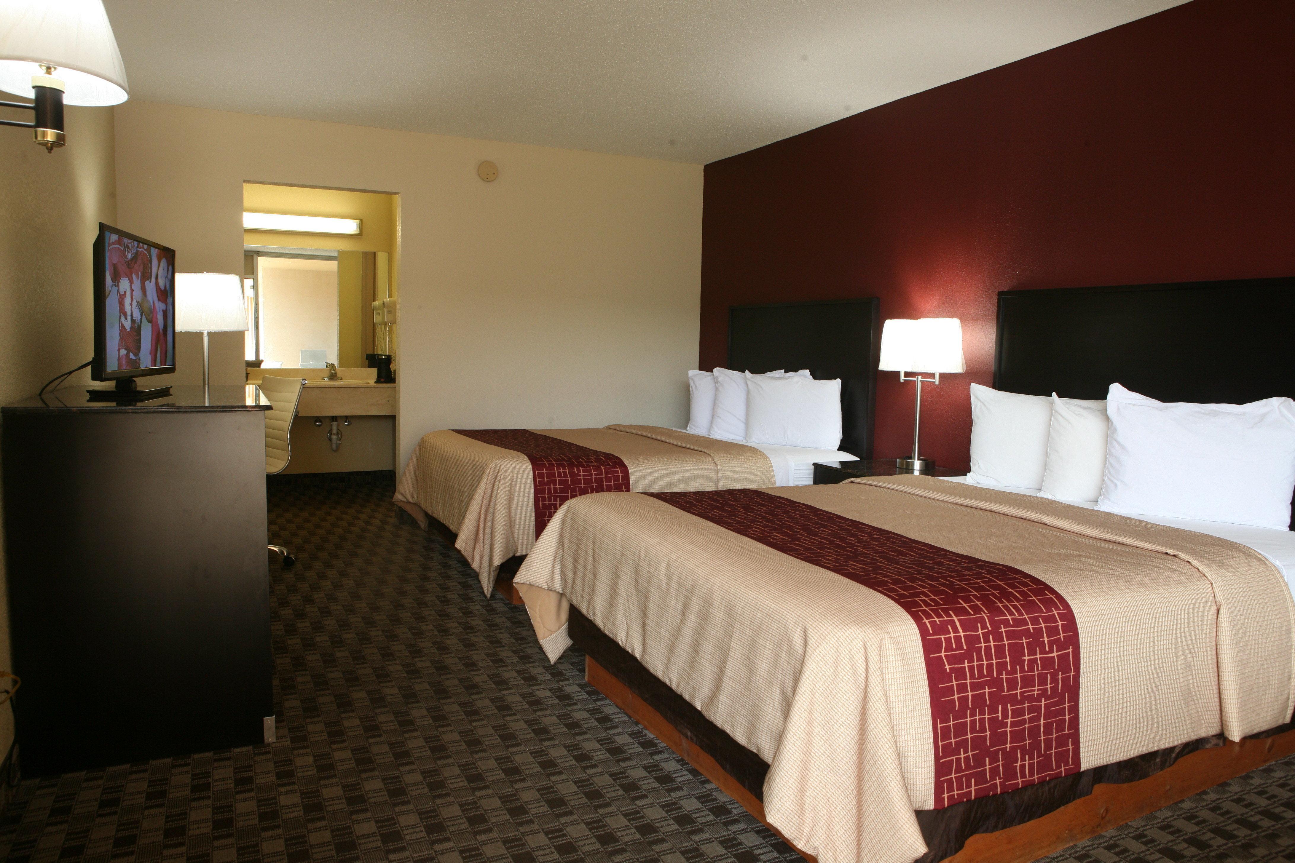 Red Roof Inn & Suites Кейв-Сити Экстерьер фото