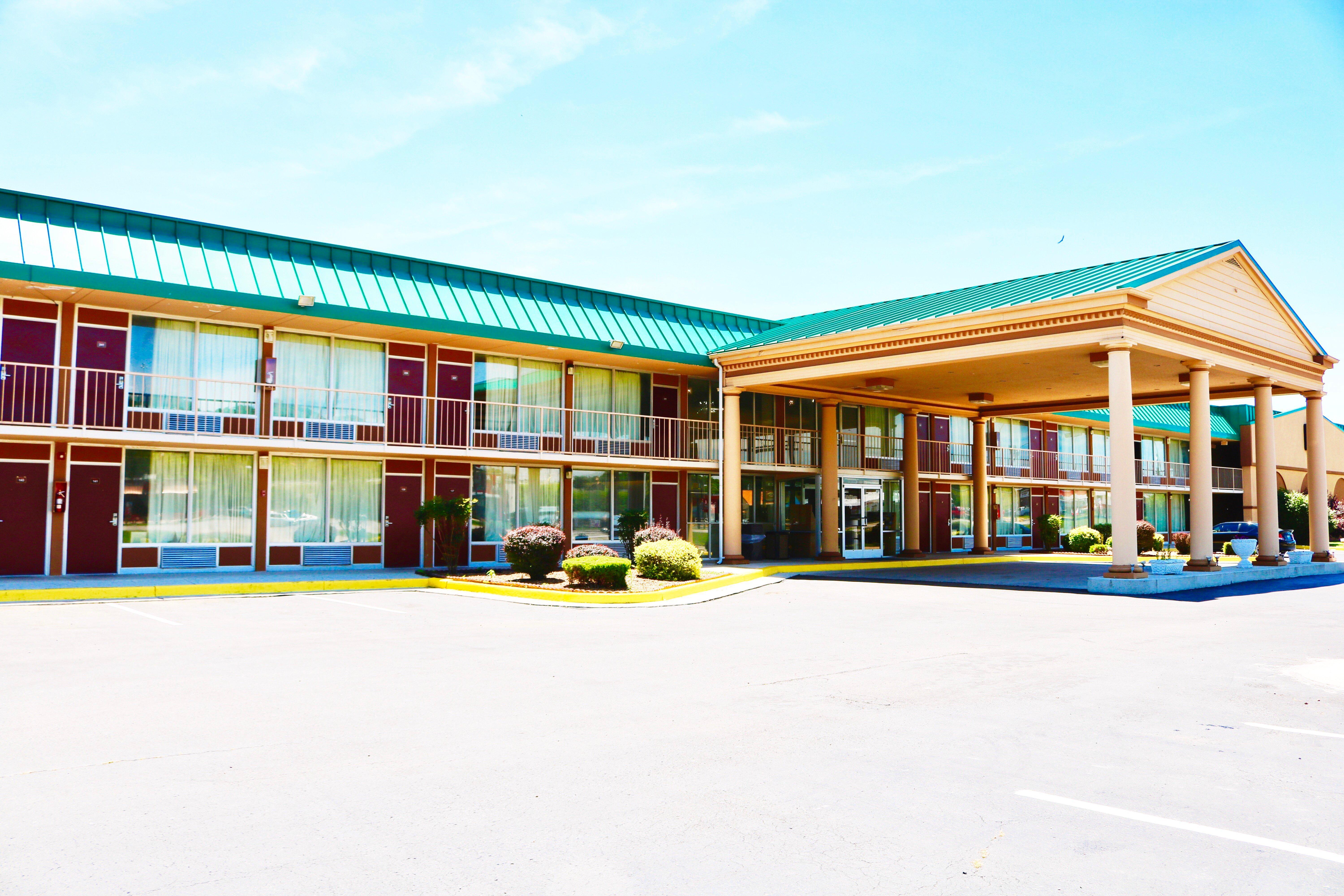 Red Roof Inn & Suites Кейв-Сити Экстерьер фото