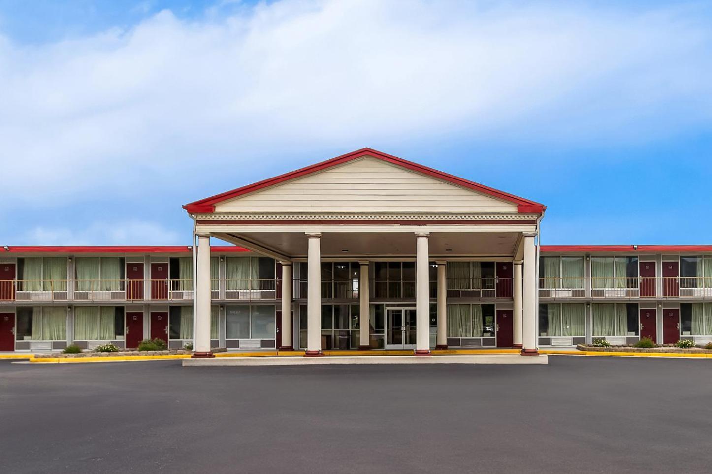 Red Roof Inn & Suites Кейв-Сити Экстерьер фото